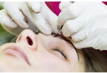 Durata trucco semipermanente Sopracciglia tatuate naturali - Durata trucco semipermanente